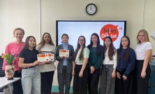 photo 5278705181669397767 y